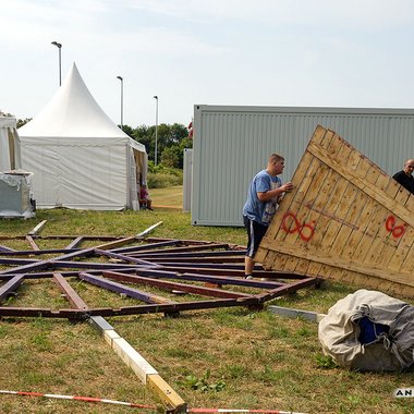 Auf- und Abbau